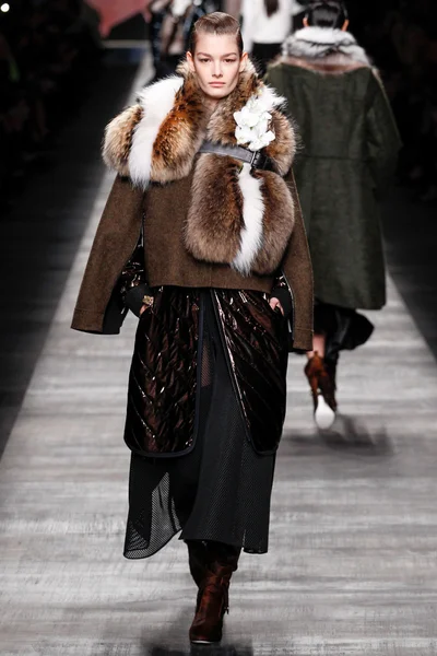 Look 24